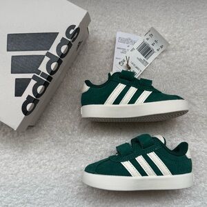 Adidas Kids Sneakers in Green and White